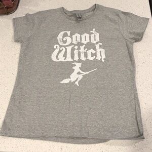 Good Witch Women's Short Sleeve Graphic HALLOWEEN T-shirt Size Large